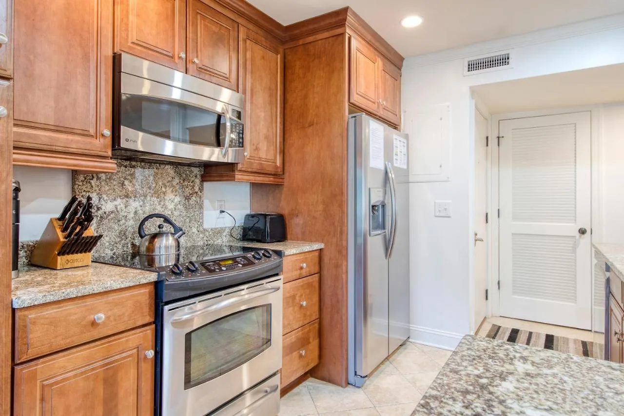 4727 Tennis Club * Kiawah Island