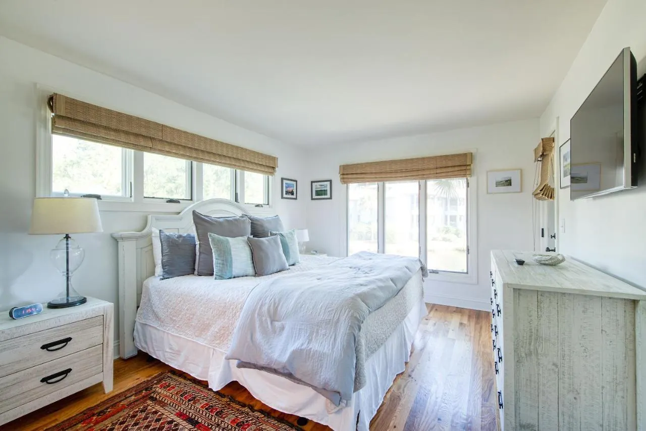 4727 Tennis Club Villa