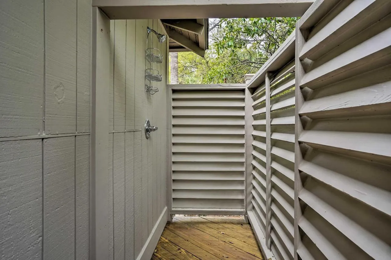Holiday home Remodeled On Sparrow Pond, Walk To Beach!