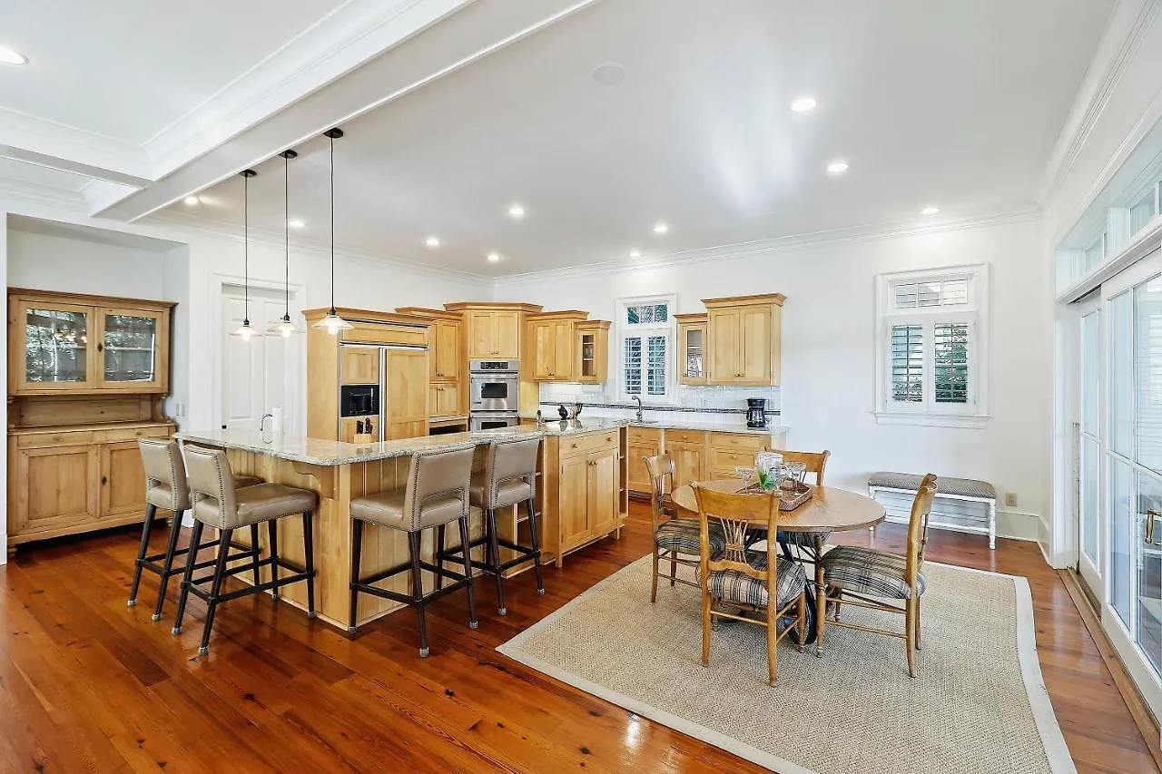 1a Eugenia Avenue *
