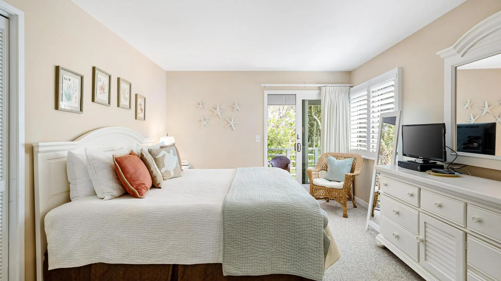 4466 Windswept Woodland View
