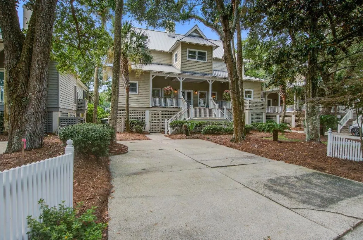 44 Muirfield Ln *