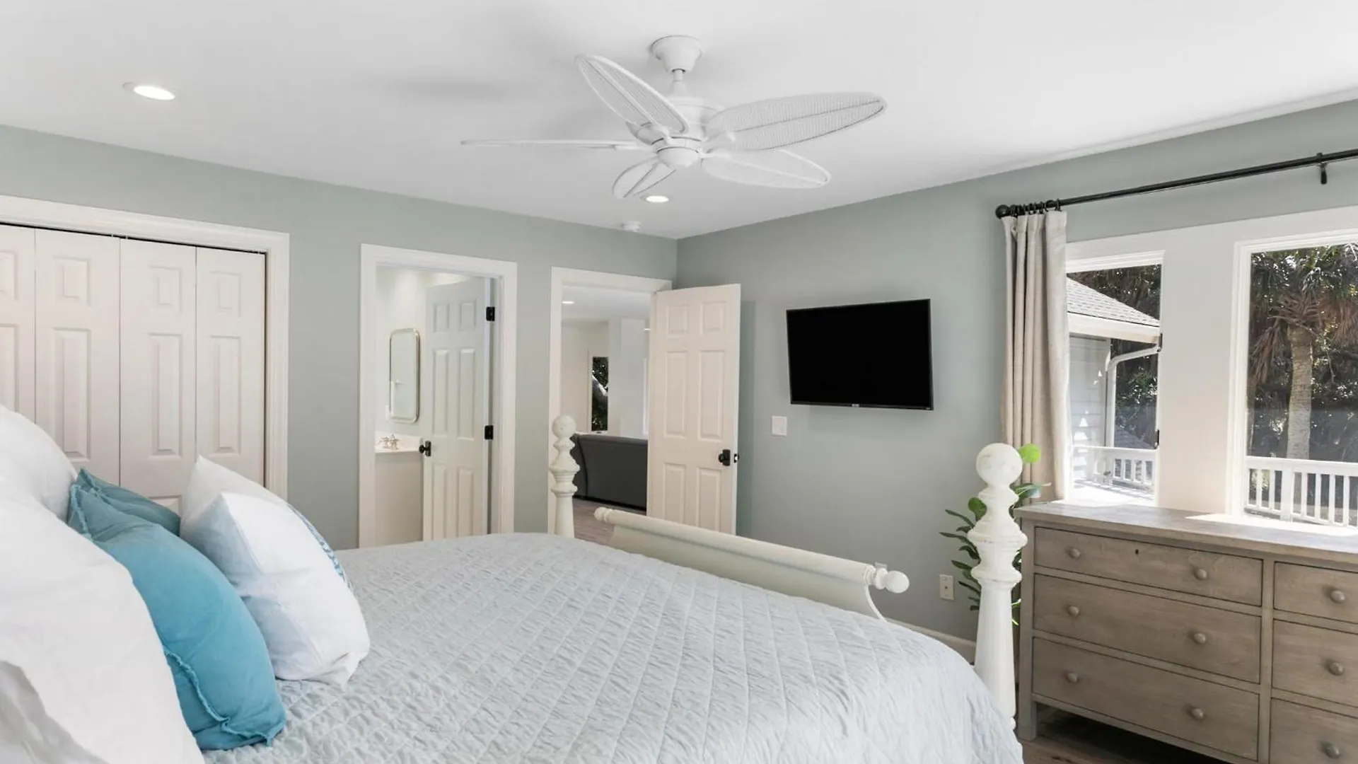 205 Glen Abbey *