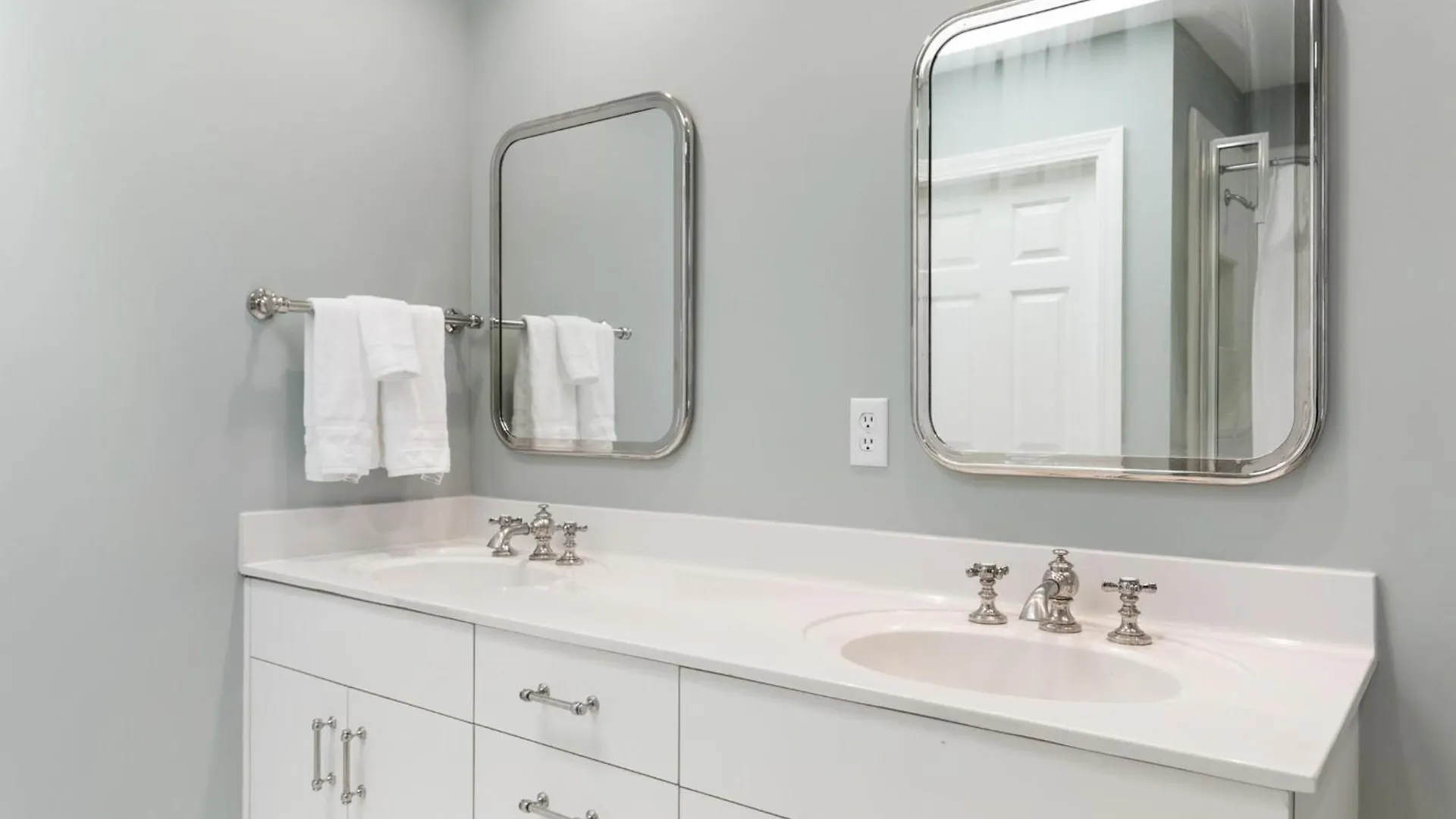 205 Glen Abbey *