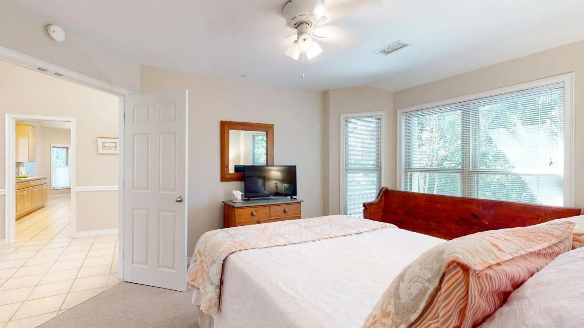 350 Oak Woods *