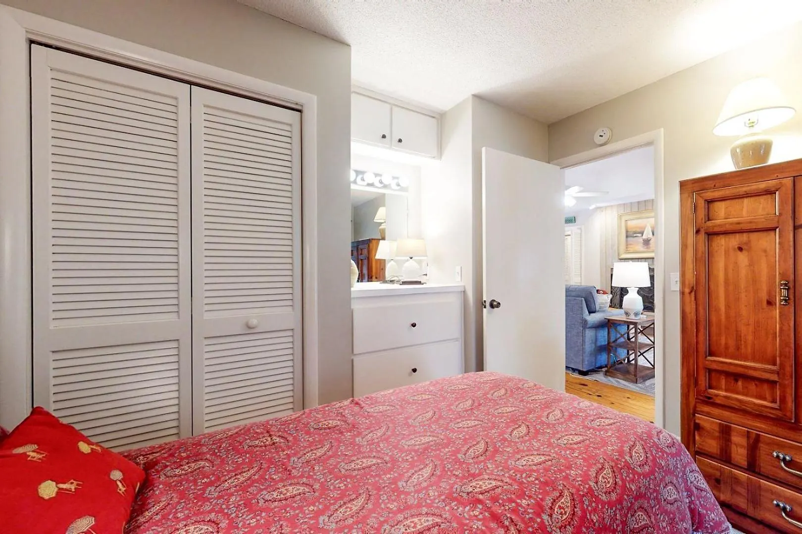 1070 Sparrow Pond Woodland View *
