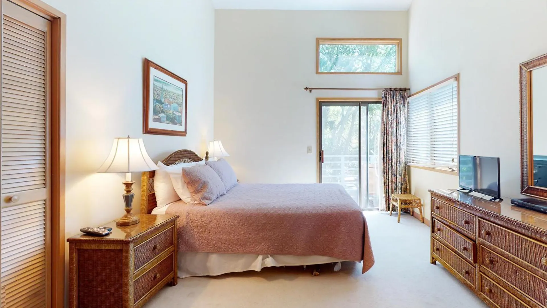 4468 Windswept Woodland View Villa