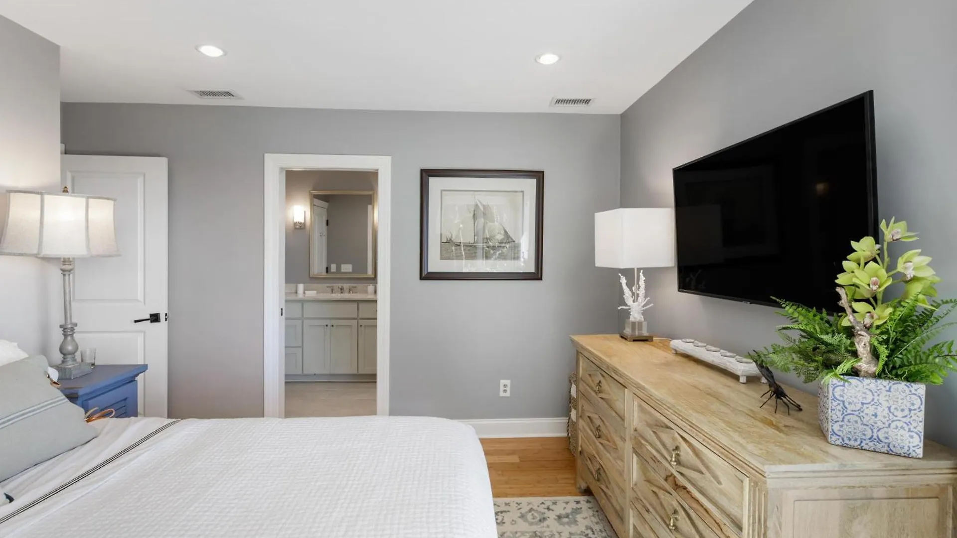 4409 Windswept Oceanside Villa *