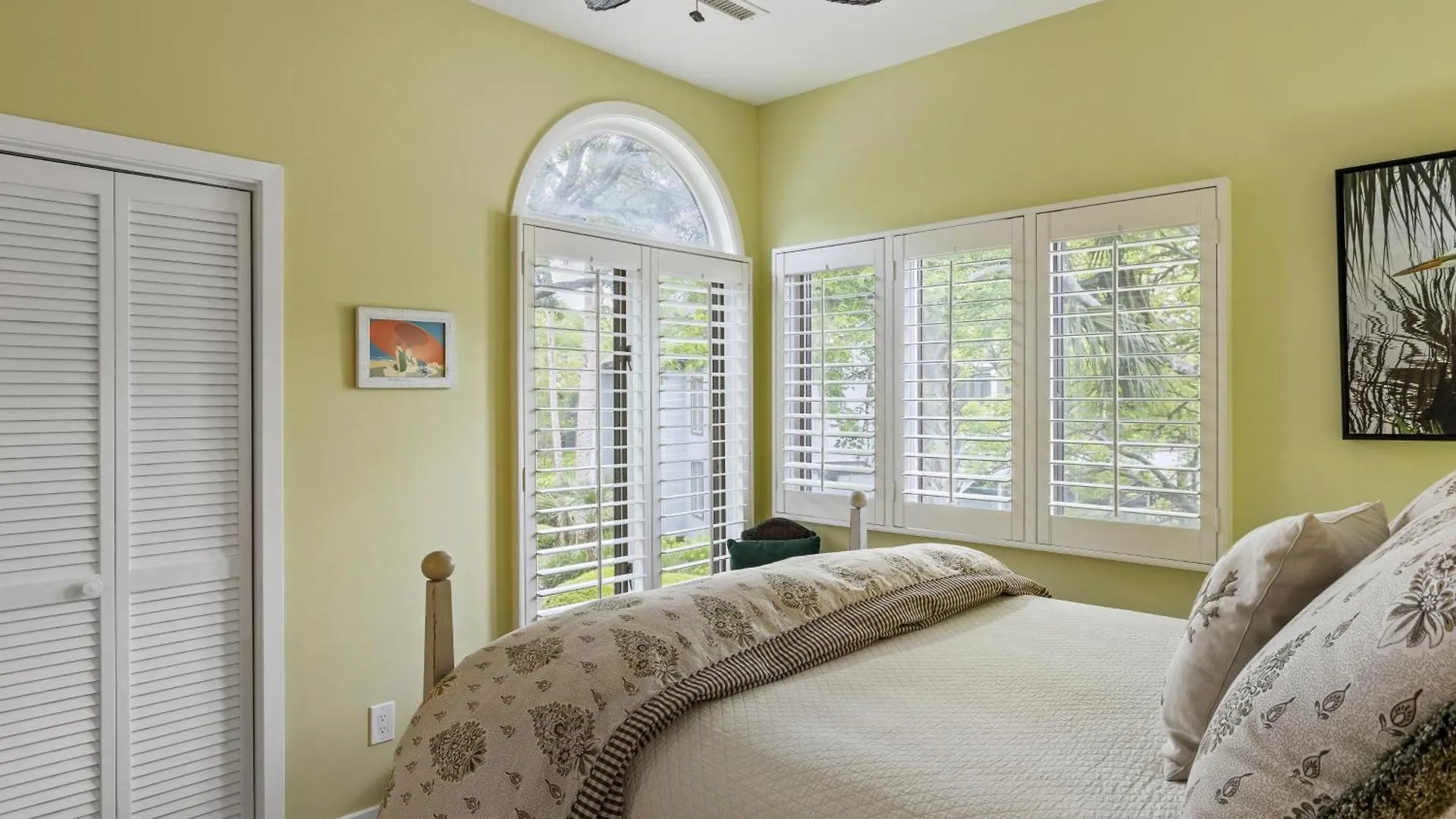 4560 Parkside Lagoon View Villa
