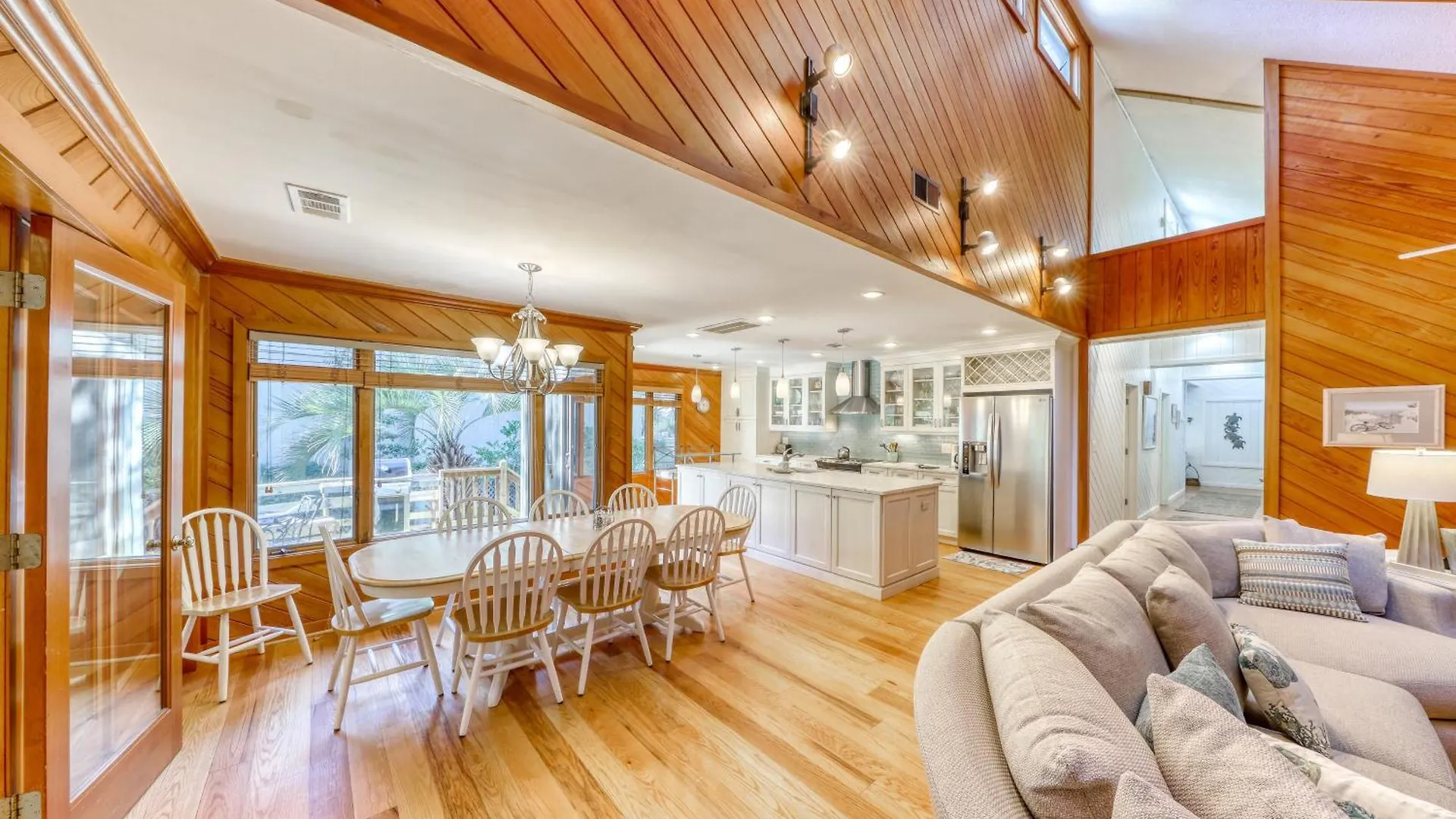 370 Red Bay