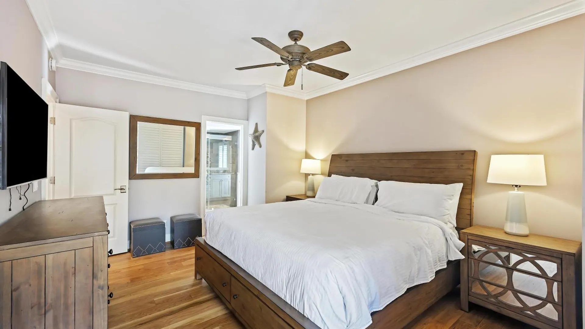 4976 Turtle Point