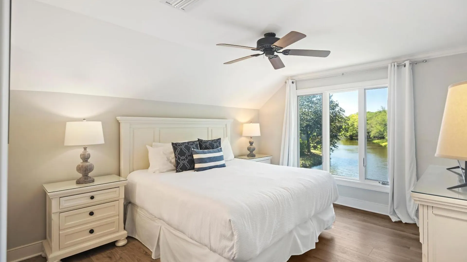 5540 Turtle Cove
