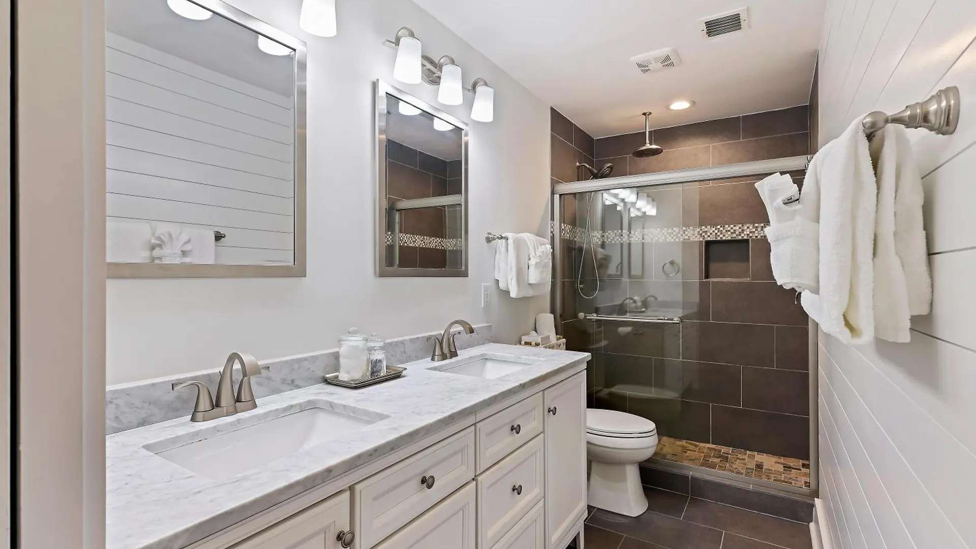 1332 Fairway Oaks