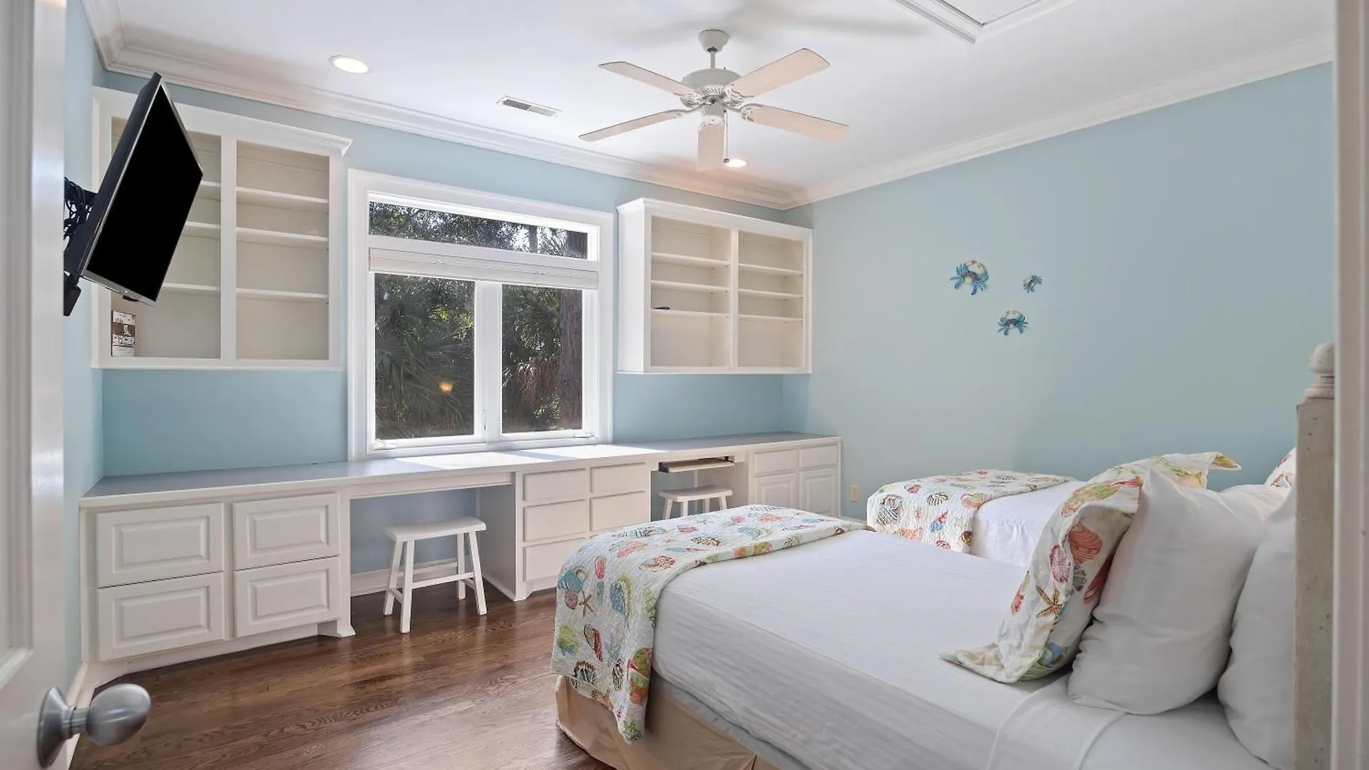 374 Oak Woods