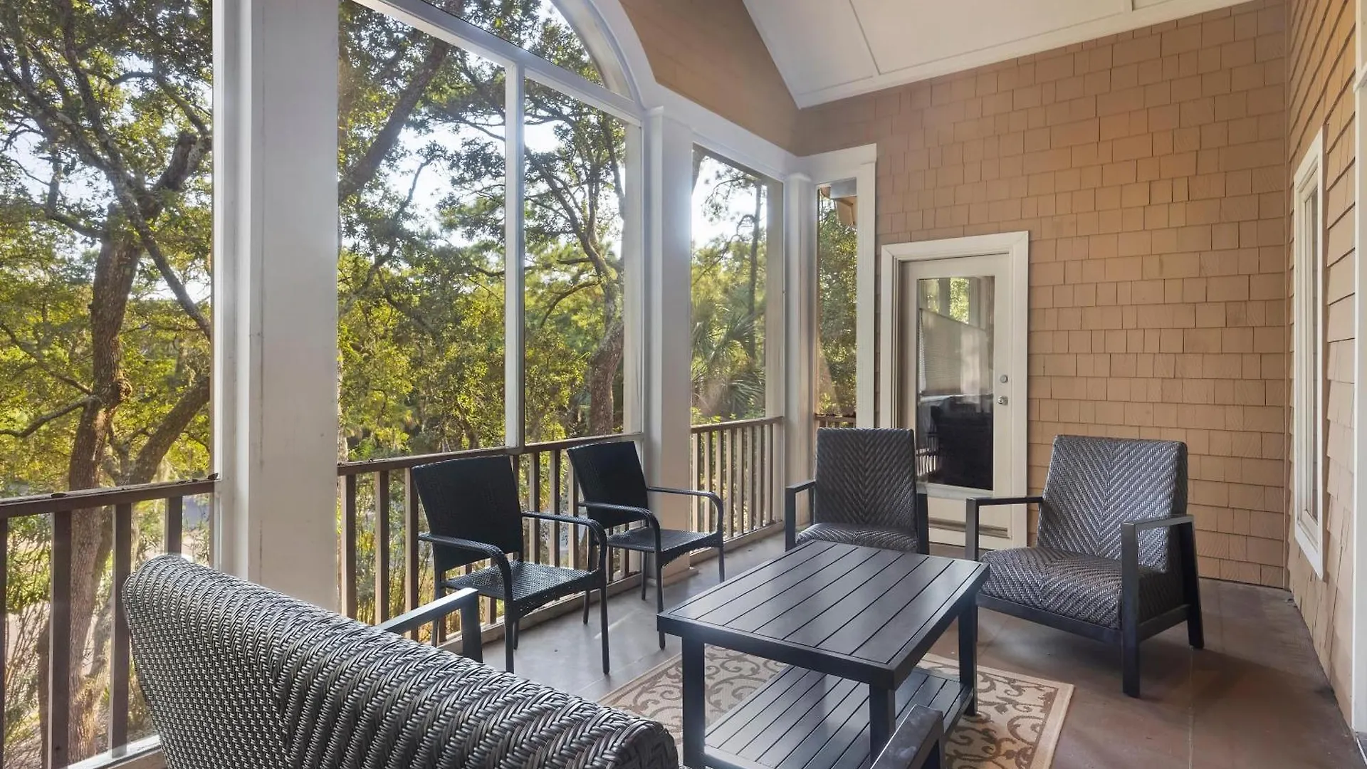 374 Oak Woods *