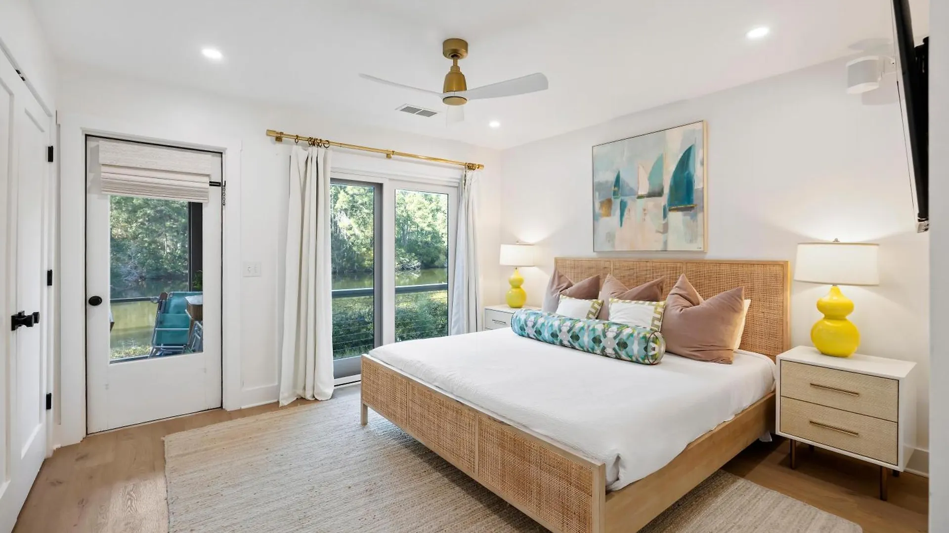 1232 Greenslake