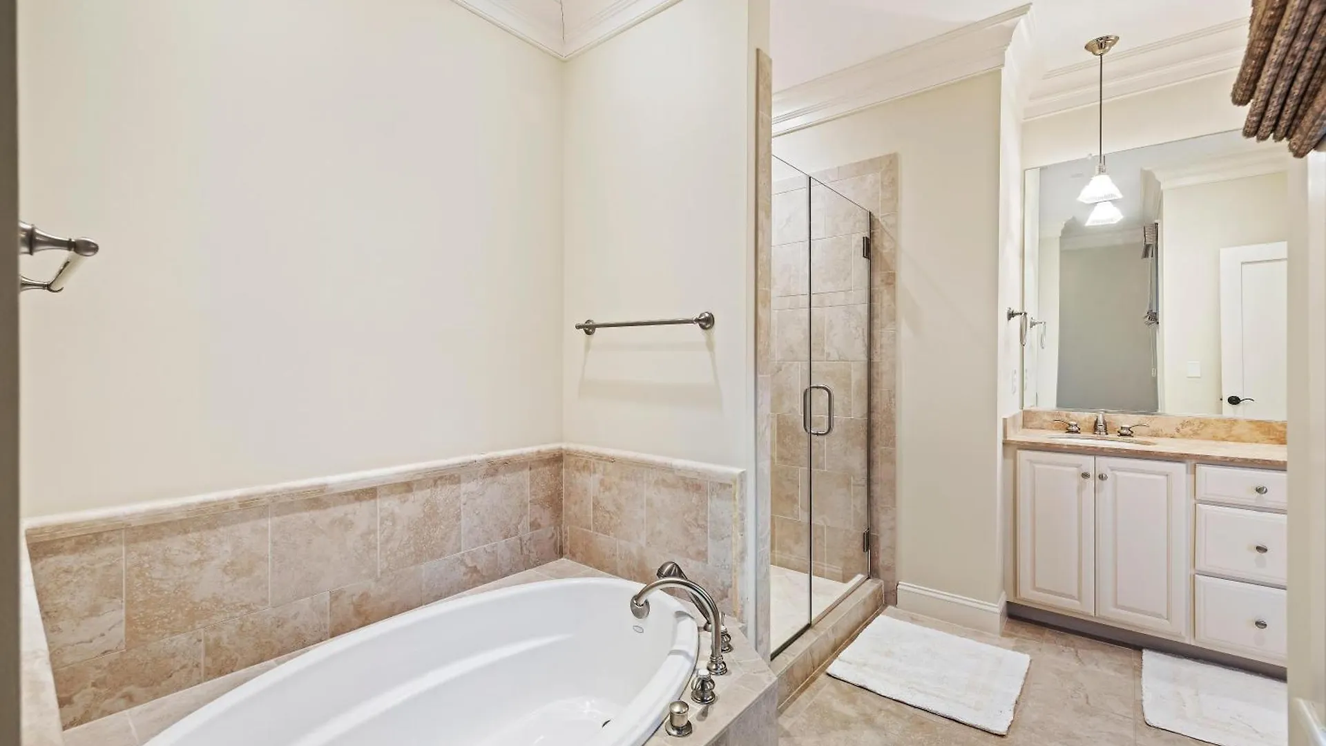 37 Berkshire Hall Holiday home