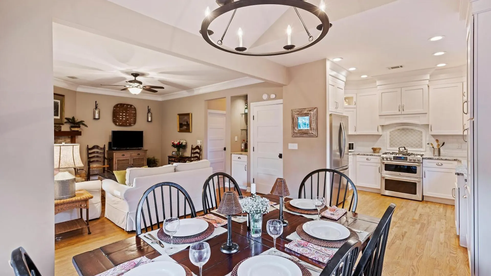51 Burroughs Hall Holiday home *
