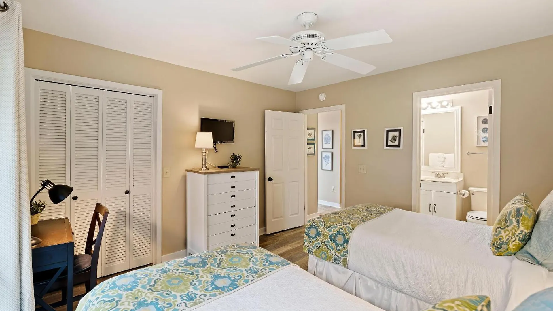 1205 Greenslake *