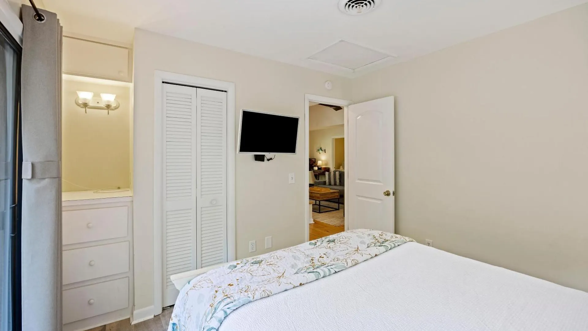 1054 Sparrow Pond Holiday home