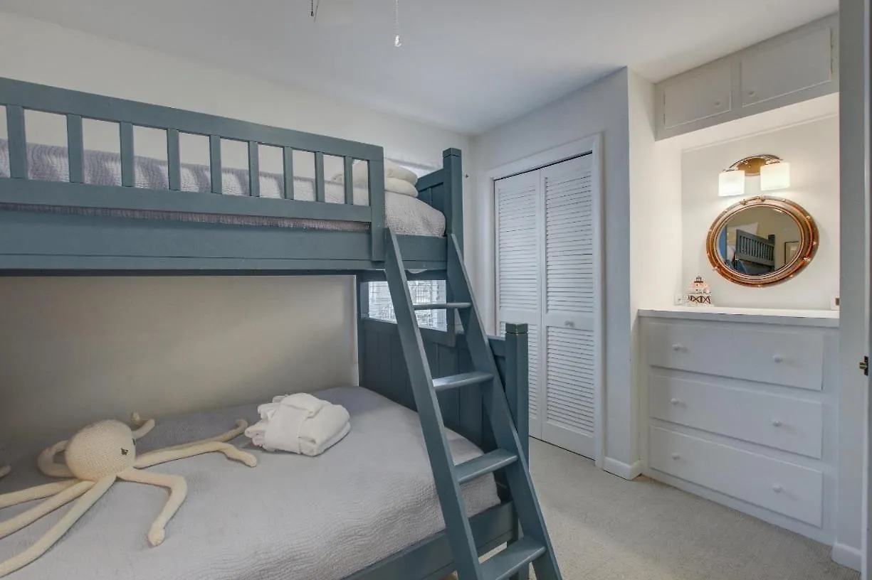 1023 Sparrow Pond Holiday home
