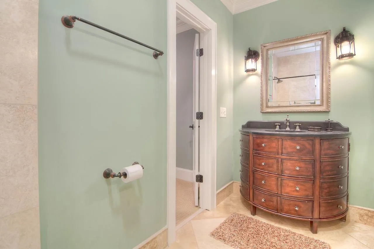 215 Glen Abbey *