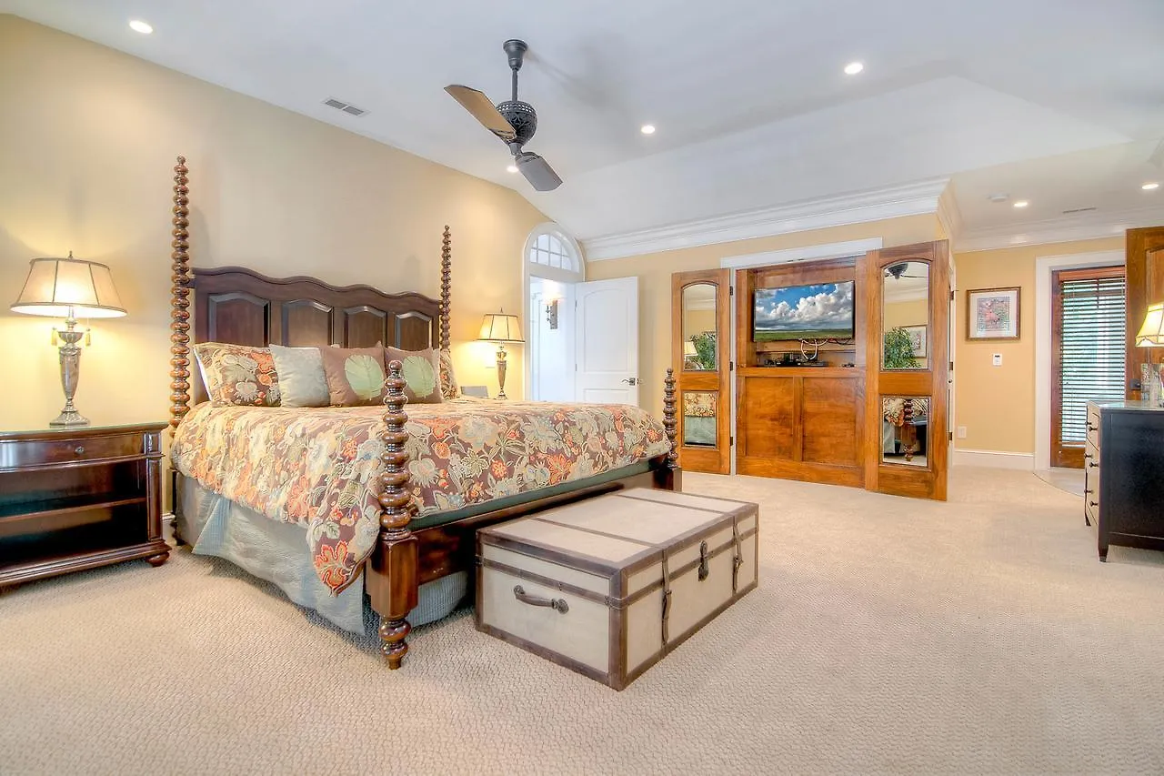 215 Glen Abbey *