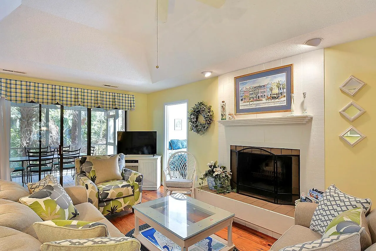 1040 Sparrow Pond